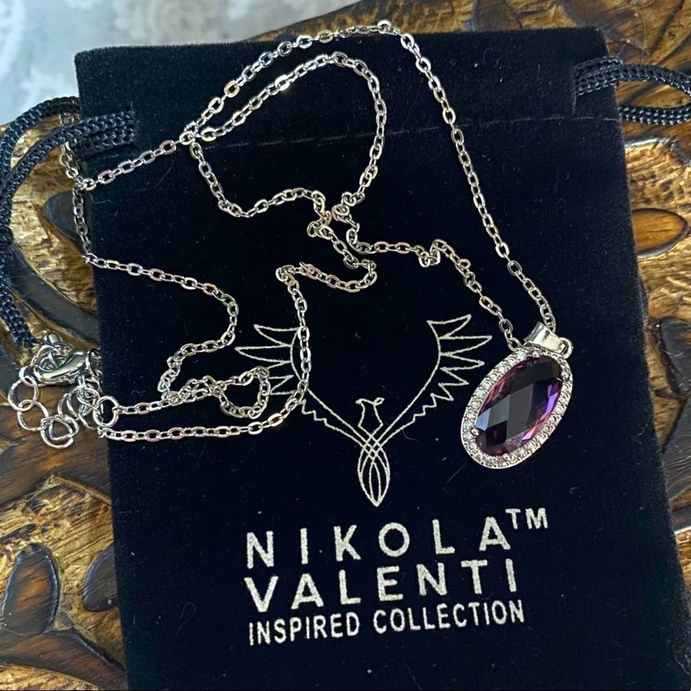 Nikola Valenti 18K White Gold African Violet Necklace